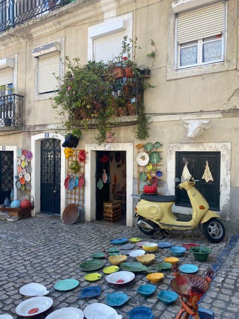 Lisbon Ceramics, Lisbon Market, Lisbon Portugal Aesthetic, Portuguese Aesthetic, Carvoeiro Portugal, Portuguese Summer, Lisbon Aesthetic, Lisbon Photography, Lisbon Map