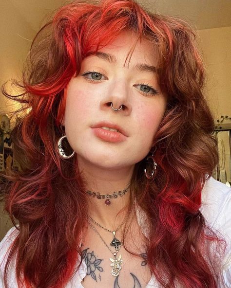 Brown And Coral Hair, Belle Hair, Selfies Ideas, Hair Doos, Coral Hair, Belle Hairstyle, Curly Hair Care Routine, Pretty Ppl, New Cut