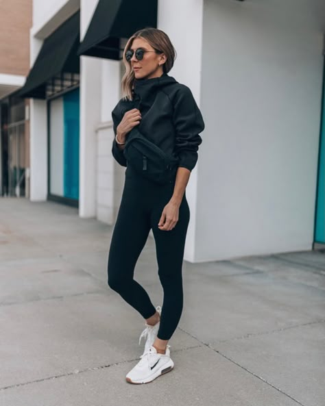 Black Gym Outfit, Black Hoodie Outfit, Gingham Picnic, Look Legging, Pullovers Outfit, Lululemon Hoodie, Lululemon Outfits, Cute Workout Outfits, Legging Outfits