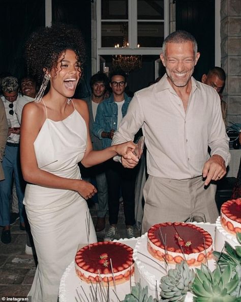 Celebrity Wedding Gowns, Tina Kunakey, Celebrity Wedding Dresses, Wedding After Party, Vincent Cassel, Interracial Love, Interracial Couples, Monica Bellucci, Cindy Crawford