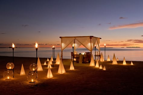 Candlelight Proposal, Maldives Honeymoon Package, Maldives Tour Package, Maldives Tour, Honeymoon Tour Packages, Maldives Honeymoon, Beach Proposal, Beach Dinner, Beach Events