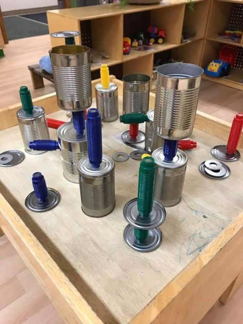 Reggio Wire Provocation, Preschool Loose Parts, Magnet Activities, Reggio Emilia Classroom, Curiosity Approach, Emergent Curriculum, Reggio Inspired Classrooms, Reggio Classroom, Block Center