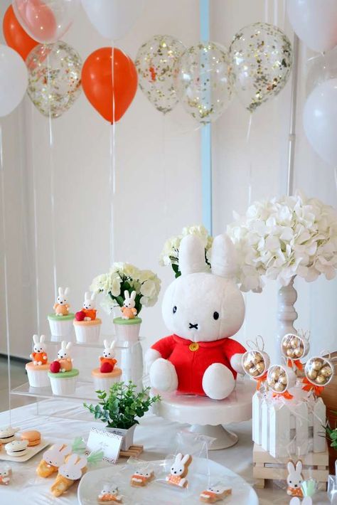 Miffy birthday party | CatchMyParty.com Miffy Balloon, Miffy Theme Birthday Party, Miffy Party Decoration, Miffy Party Ideas, Miffy Themed Birthday, Miffy Birthday Party, Miffy Cute Aesthetic, Miffy Party, Miffy Birthday