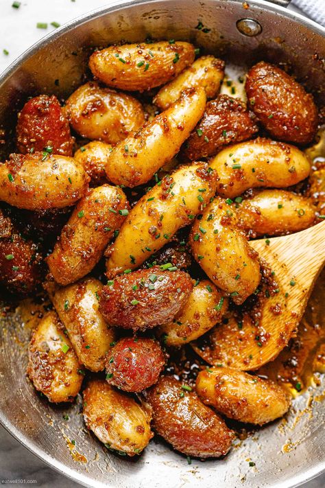 Autumn Potato Recipes, Dijon Mustard Potatoes, Honey Mustard Vegetables, Salted Boiled Potatoes, Honey Dijon Potatoes, Honey Baked Potatoes, Greasy Dinner Ideas, Honey Garlic Roasted Potatoes, Honey Mustard Dinner Recipe