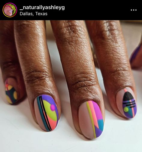 Short Nail Art Designs Classy, Neon Fall Nails, Nail Colors For Dark Skin, Round Nail Designs, Harry Potter Nail Art, Fly Nails, Spirit Fingers, Festive Nails, Makeup Nails Designs