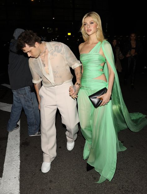 Brooklyn Beckham and Nicola Peltz Beckham Brooklyn Beckham And Nicola Peltz, Nicola Peltz Beckham, Yasmin Wijnaldum, Haute Couture Looks, Nicola Peltz, Nicolas Peltz, Brooklyn Beckham, Met Gala Red Carpet, Yellow Mini Dress