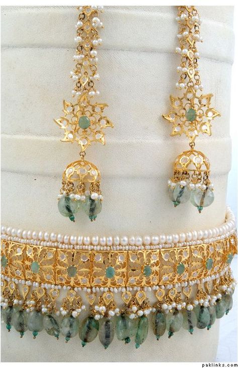 Traditional Hyderabadi Jewellery, Hyderabadi Jewelry, Kundan Jewellery Bridal, Asian Jewelry, Wedding Jewellery Collection, Bridal Gold Jewellery Designs, India Jewelry, Indian Wedding Jewelry, Classy Jewelry