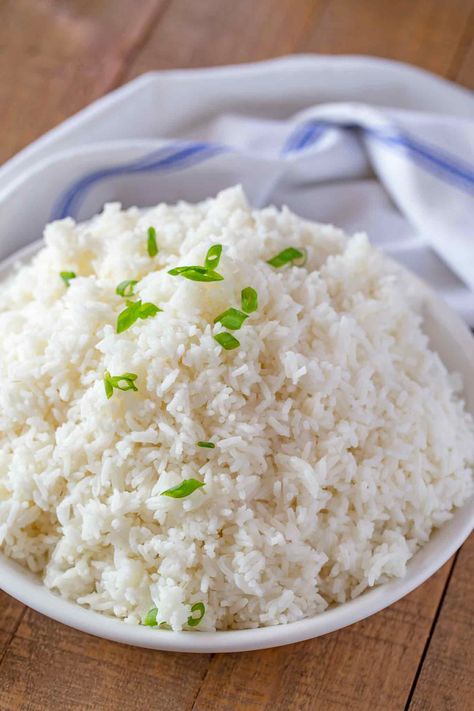 Chinese Steamed Rice is incredibly easy to make on your stovetop, and the PERFECT side to serve with just about any recipe! #dinner #Chinese #takeout #copycat #rice #dinnerthendessert Chinese Steamed Rice, Steamed Rice Recipe, Dinner Chinese, Easy Mongolian Beef, White Rice Recipes, Dinner Then Dessert, Seared Chicken Breast, Chinese Vegetables, Cheesy Chicken Broccoli