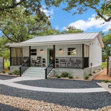 Tiny Farmhouse, Tiny House Big Living, Normal House, Tiny Houses For Rent, Tiny Cottage, Casa Container, Tiny House Living, Tiny Home, Tiny House Design