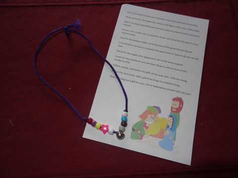 Christmas Story bracelet and free poem from Adventures in Mommydom Christmas Story Bracelet Craft, Christmas Story Crafts For Kids, Christmas Story Bracelet, Christmas Story Crafts For Sunday School, Christmas Story Printables Free, The Christmas Story Printable, Nativity Activity, Christmas Sunday, Christmas Sunday School