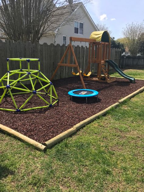 Diy Playground Backyard Play Spaces, Backyard Inspo For Kids, Backyard Inspiration Kids, Diy Outdoor Playscape, Play Set Backyard, Play Areas For Kids Outdoor, Outdoor Kid Play Areas, Small Play Area Outdoors, Kids Area In Garden