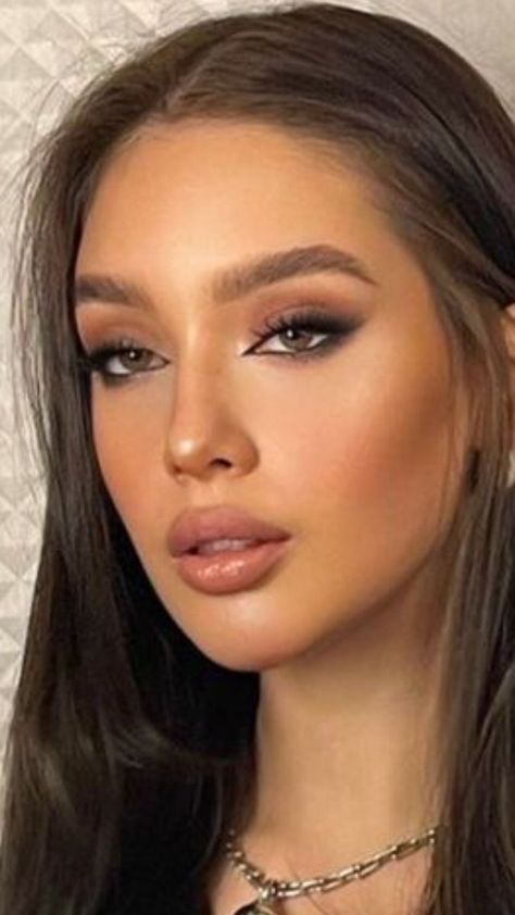 Smokey Soft Glam, Formal Makeup Black Dress, Prom Eye Makeup For Black Dress, Semi Makeup, Soft Brown Smokey Eye, Eye Makeup Hacks, Prom Makeup For Brown Eyes, Brown Smokey Eye Makeup, Brown Smokey Eye