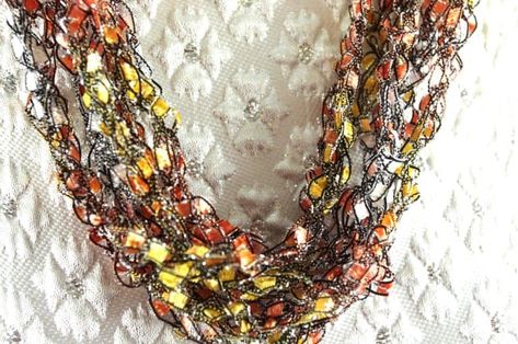 Ribbon Yarn Scarf, Crochet Beaded Jewelry, Ladder Yarn Necklace, Crochet Necklace Tutorial, Ladder Trellis, Crochet Jewelry Necklace, Yarn Jewelry, Ladder Yarn, Wool Necklace