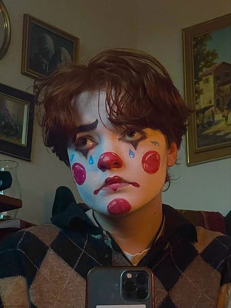 Face Paint For Men Halloween, Different Clown Makeup, Scary Clown Makeup Ideas Men, Boys Clown Makeup, Cholo Clown Makeup Men, Puppet Make Up, Clowncore Makeup Male, Simple Clown Makeup Men, Man Clown Makeup