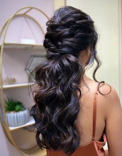 Half Pony Hairstyles, Hair Style On Saree, Pony Hairstyles, Romantic Hairstyles, Hairstyles For Layered Hair, Long Hair Wedding Styles, Wedding Hair Inspiration, Wedding Hair Down