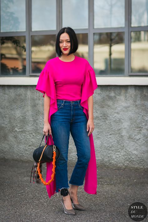 New York SS 2017 Street Style: Tiffany Hsu Tiffany Hsu, Magenta Top, Style Désinvolte Chic, Athleisure Trend, Street Style 2017, Outfits 2017, Street Fashion Photography, Street Style Fashion, Athleisure Fashion