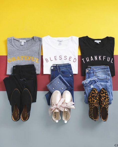 GRATEFUL tee - Graphic Tees for Thanksgiving Flatlay Photography Clothing, Casual Outfits For Ladies, Planning Thanksgiving, Flat Lay Photography Fashion, Flatlay Clothes, Office Outfit Ideas, Clothes Photography, Feeling Blessed, Fashion Poster Design