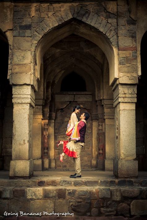 love the architecture appearance and the subject's dress is so colorful Garden Prewedding, Temple Poses, Jaipur Prewedding, Lodhi Garden Pre Wedding, Lodhi Garden, Prewedding Shoot, Background Reference, Temple Photography, Photoshoot Outdoor