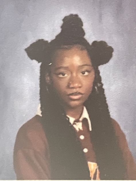 Highschool Yearbook Pictures, Yearbook Pictures Black Women, School Pictures Highschool Yearbook, Senior Yearbook Pictures Black Women, Pretty High School Yearbook Photos, Highschool Senior Pictures, High School Pictures, Yearbook Photos, School Pictures