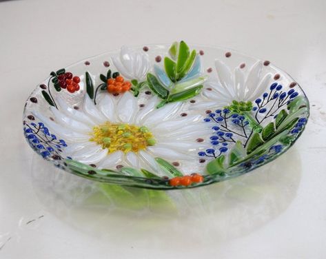 Fused Flowers, Girls Crafts, Fused Glass Dishes, Fused Glass Wall Art, Fused Glass Bowl, Fused Glass Plates, Glass Fusion Ideas, Fused Glass Artwork, Glass Fusing Projects