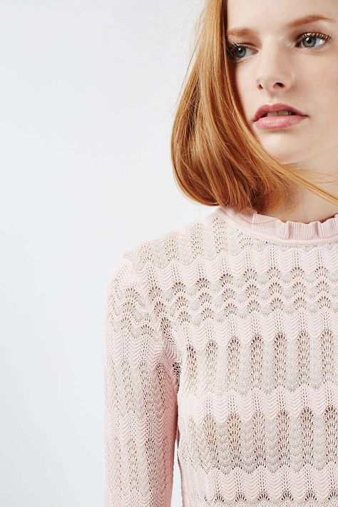 Sheer Knit Top, Knitwear Details, Pull Mohair, Summer Knitwear, Knitwear Trends, Knitwear Inspiration, Frill Top, Winter Knitwear, Sheer Knit