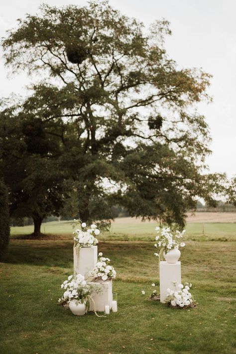 Editorial wedding photographer | UK, Spain and Destination - faye wilde photography Wedding Decor Not Flowers, Editorial Wedding Decor, Wedding Alter Backdrops, Vogue Wedding Decor, Alters Wedding, Simple Ceremony Flowers, Alter Wedding Decorations, All White Wedding Ceremony, Wedding Alter Ideas