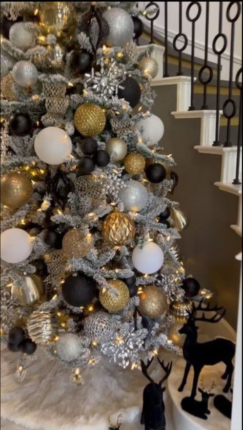 Black And Beige Christmas Tree, Black And Grey Christmas Tree, Black Gold White Christmas Tree, Black Gold And White Christmas Tree, Black And Champagne Christmas Tree, Black And Gold Christmas Tree Ideas, Black White And Gold Christmas Tree, Christmas Tree Black And Gold, Gold And Black Christmas Tree