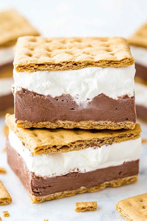 Frozen s’mores Frozen Smores, Icebox Cake Recipes, Smore Recipes, 4th Of July Recipes, July Recipes, Marshmallow Creme, Icebox Cake, Frozen Treat, Delish Recipes