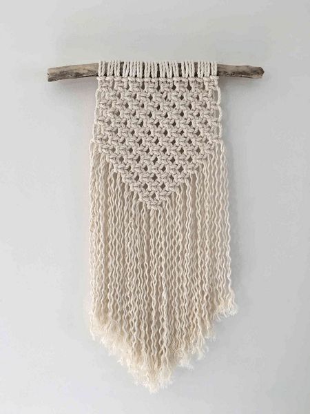 Macrame Wall Hanging Pattern Free, Diy Macrame Necklace Tutorial, Macrame Necklace Tutorial, Diy Macrame Necklace, Easy Macrame Wall Hanging, Diy Macrame Wall Hanging, Macrame Designs, Small Macrame Wall Hanging, Macrame Wall Hanging Tutorial