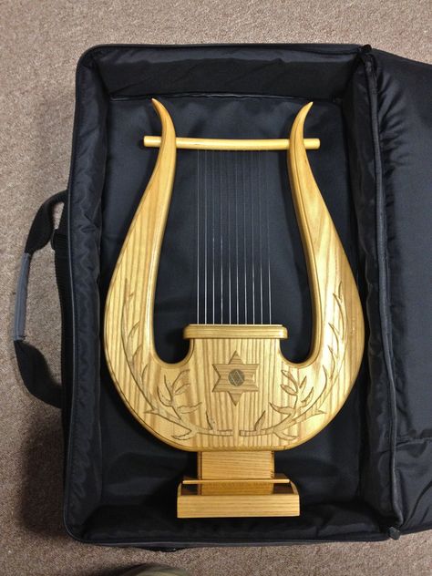 Ten string Davidic Harp patterned off historical Biblical instrument.  I have one of these and I treasure it. The sound is beautiful! Beautiful Instruments, Classical Instruments, Pretty Instruments, Cool Instruments, Cool Instrument Design, Music Instrument, Musical Instrument, Instruments Aesthetic, Harp Aesthetic