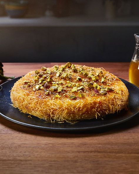 Knafeh | Lurpak® Risotto Dishes, Arabic Desserts, Pistachio Pudding, Favorite Dessert, Candied Nuts, Cheese Appetizers, Toasted Walnuts, Fancy Restaurant, Arabic Food