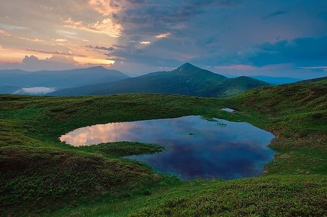 The Most Breathtaking Landscapes Of Ukraine - WorldAtlas Ukraine Nature, Place Branding, Sea Of Azov, Famous Waterfalls, Mountain Lakes, Big Lake, Alpine Meadow, Cascade Waterfall, Forest Hill