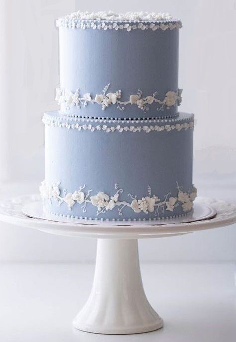 Periwinkle Cake, Periwinkle Wedding, Wedding Cakes Vintage, Periwinkle Blue, Color Therapy, Beautiful Cakes, White Wedding, Vintage Wedding, Cupcake Cakes