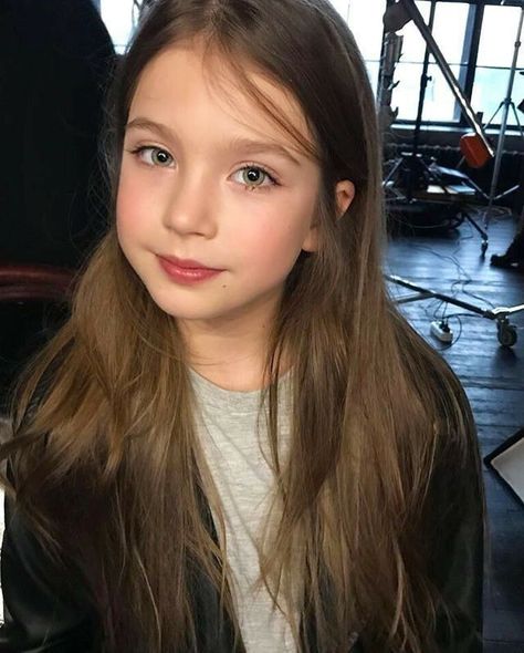 Kid Swag, Traditional Beauty, Beauty Standards, Brunette Girl, Body Hair, Fashion Kids, Kids Fashion Girl, Girl Face, Young Woman