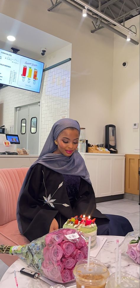 Hijabi Birthday Outfit, 22nd Bday, Masha Allah, Modest Style, Hijabi Outfits, Birthday Photoshoot, Birthday Outfit, Modest Fashion, Ramadan