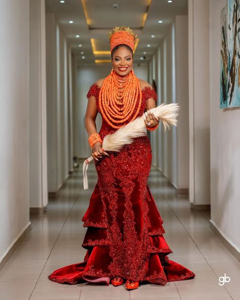 our beautiful bride . The regal edo bride #itsforinfinity #dreamwithgeorgia #georgiatheeventfairy #georgiaeventsng #georgiatheeventfairy #ageorgiaeventsproduction Production Team Planning : @georgiaeventsng Design & Decor: @geeworksanddecor Venue: @stevik_ec ======================== Media Photography: @gbubemistudios Videography: @gbubemifilms ========================= Sound & Music DJ: @dj.samplex Live band @ MC: @officialdasaint ======================== Protocol Team Hostesses:... Edo Brides, Sound Music, Spanish Woman, Media Photography, Live Band, African Dresses, African Dresses For Women, The A Team, Sound Of Music