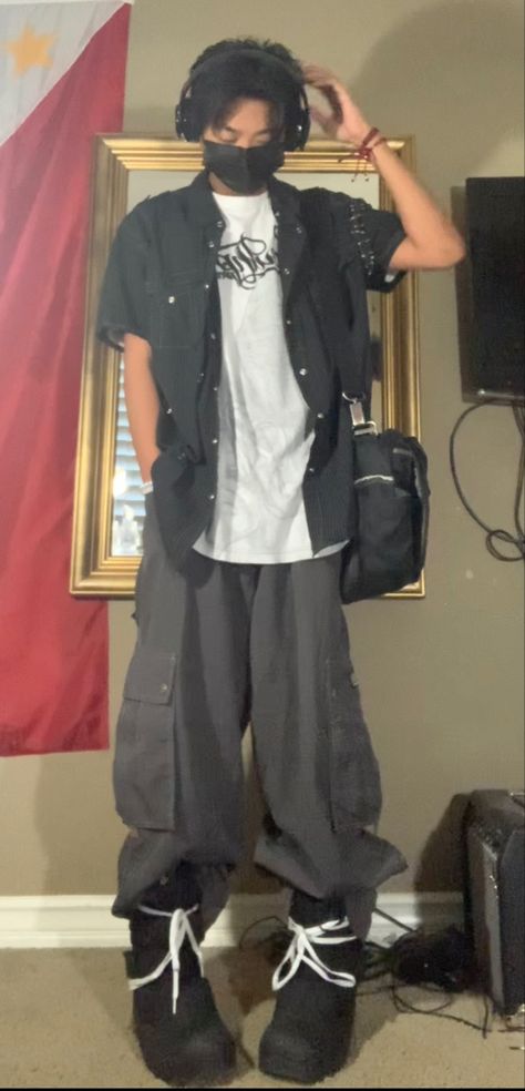 Baggy Clothes Outfit Male, Masculine Outfits Grunge, Grunge Outfit Masculine, Outfit Inspo Masculine, Alt Clothes Masculine, Alternative Masculine Fashion, Alt Outfits Masculine, Grunge Summer Outfits Masc, Mens Alt Outfits