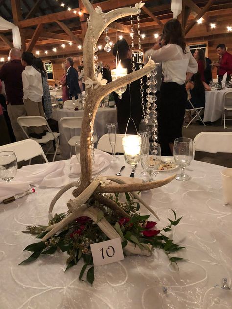 Deer Horn Arrangements Antler Centerpiece, Deer Skull Wedding Arch, Antler Wedding Decorations, Deer Theme Wedding, Deer Antler Wedding Bouquet, Hunter Wedding Decorations, Wedding Decor With Antlers, Deer Wedding Decorations, Deer Antler Wedding Centerpieces