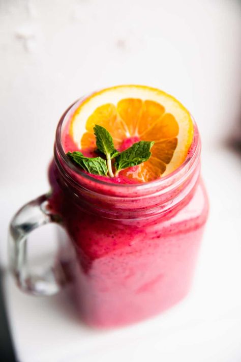 Immunity boosting orange frozen fruit smoothie! Vitamin Recipes, Frozen Fruit Smoothie Recipes, Immunity Smoothie, Almond Milk Smoothie Recipes, High Protein Smoothie Recipes, Orange Juice Smoothie, Nightshade Free Recipes, Orange Smoothie Recipes, Frozen Fruit Smoothie