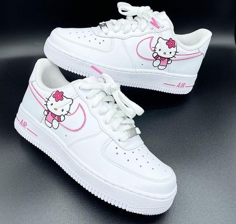 Cute Hello Kitty Shoes, Hello Kitty Airforce, Hello Kitty Jordan 4’s, Hello Kitty Air Force 1s, Hello Kitty Sneakers, Sanrio Shoes, Hello Kitty Converse, ليلو وستيتش, Pretty Sneakers