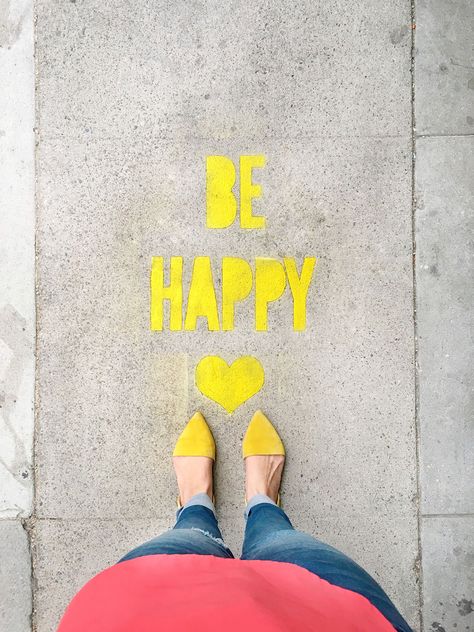 DIY Stencil Spray Chalk Sidewalk Messages. Use your Cricut machine to create custom stencils for temporary graffiti art. Chalk Messages Sidewalk, Paint Sidewalk, Painted Sidewalk, Sidewalk Messages, Chalk Sidewalk, Reach Out, Spray Chalk, Fun Messages, Chalk Stencils