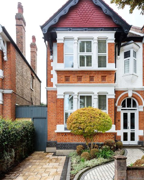 Front Garden Semi Detached House, Victorian Semi Detached House Renovation, London Detached House, Semi Detached Houses Uk, Semi Detached Front Garden, Changing Front Of House, Victorian Semi Front Garden, Victorian Semi Extension, Edwardian Semi Detached House Exterior