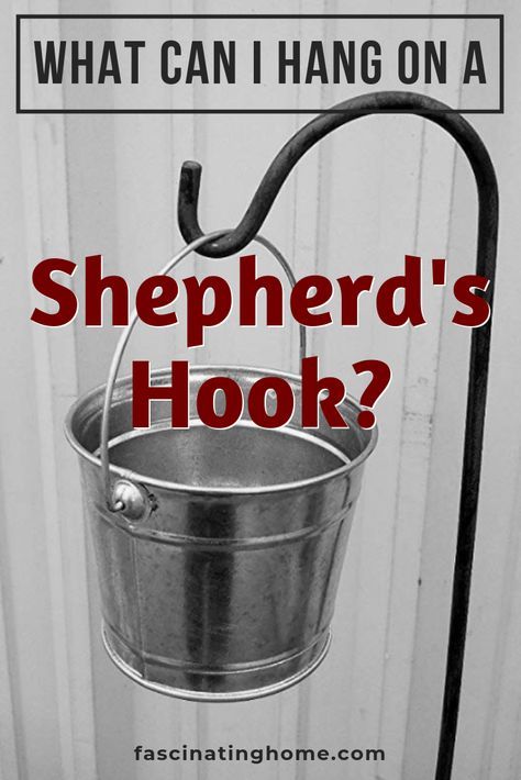 Shepherd hooks are becoming a popular choice for backyard décor. You can completely transform the appeal and attractiveness of your outdoor living space with decorative shepherd's hooks #shepherdhook #shepherdshooks #decorativeshepherdhooks Shepherd Hook Ideas Garden, Shepherd's Hooks Ideas, Fall Decor For Shepherds Hook, Shepherds Hooks Garden, Outdoor Shepherd Hook Ideas, Small Shepherd Hook Ideas, Garden Hooks Ideas, Shepard Hooks Ideas, Shepherd Hooks Garden Ideas