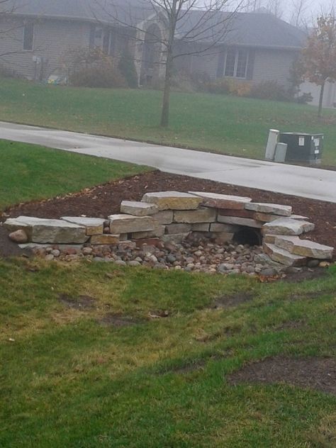 Landscaping Driveway Entrance, Culverts Ideas, Riverbed Landscaping, Landscaping Entryway, Mailbox Landscape, Driveway Culvert, Landscaping Driveway, Driveway Landscape, Driveway Entrance Landscaping