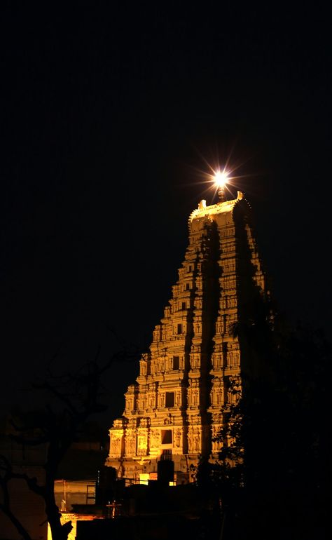 Thanjai Periya Kovil Wallpaper, Temples Of India, All God Images, Places To Visit In India, Temple India, Indian Temple Architecture, Temple Photography, Temple Pictures, Temple Architecture