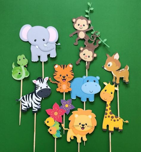 Safari Animal Centerpieces-lion-monkey-giraffe-zebra-elephant 80F Lion Cupcakes, Safari Cupcakes, Jungle Thema, Jungle Theme Birthday, Animal Cupcakes, Safari Birthday Party, Jungle Birthday, Jungle Gym, Jungle Baby Shower