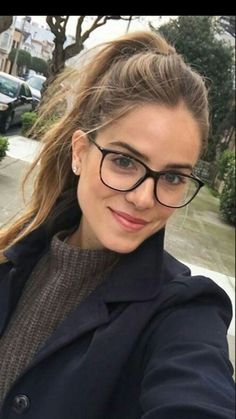 Hip Glasses For Women, Fake Glasses Outfit, Nice Glasses For Women, Glasses Frames For Women Square Face, Classy Glasses Women, Trending Glasses Frames For Women 2024, Chic Glasses For Round Face, 2024 Glasses Trends, Eye Glasses For Women Trendy 2020