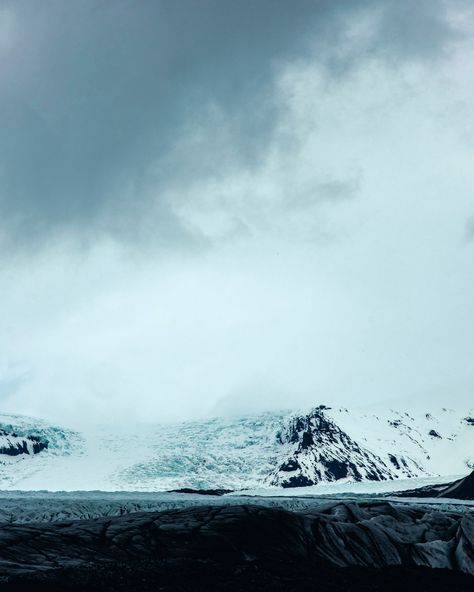 Skaftafell National Park in Iceland... an absolute must if you do a road trip along the South Coast. I don't think I'll ever get bored of this country's scenery, no matter how many times I visit 🤩🇮🇸 #iceland #skaftafell #skaftafellnationalpark #icelandroadtrip #icelandtravel Skaftafell National Park, Iceland Road Trip, Iceland Travel, Iceland, Travel Photography, Road Trip, National Parks, Road, Photography