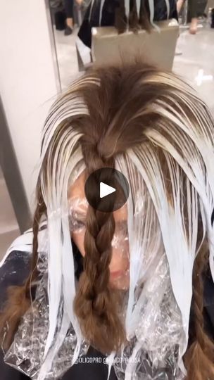 Highlight Patterns For Hair, Highlights On Top Of Hair Only, Diy Balayage At Home Step By Step, Frosted Tips Women Hair, Brown Under Blonde Hair, Root Stretch Hair Brown, How To Balayage Hair At Home, How To Ombre Your Hair, Balayage Foil Placement