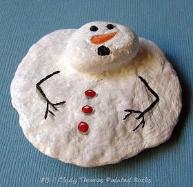 Painting Rock & Stone Animals, Nativity Sets & More: How to Make a Melting Snowman with Painted Rocks Melting Snowman, Melting Snowmen, Diy Nativity, Melted Snowman, Christmas Rock, Christmas Centerpieces Diy, Ornament Tutorial, Pretty Christmas, Stone Crafts